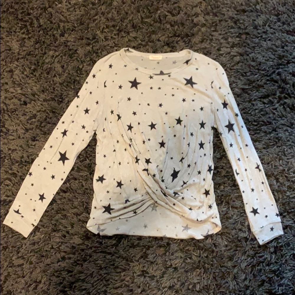 Gray long sleeve with black stars
